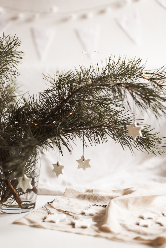 Zero Waste DIY Weihnachtliche Sterne aus weißem Salzteig