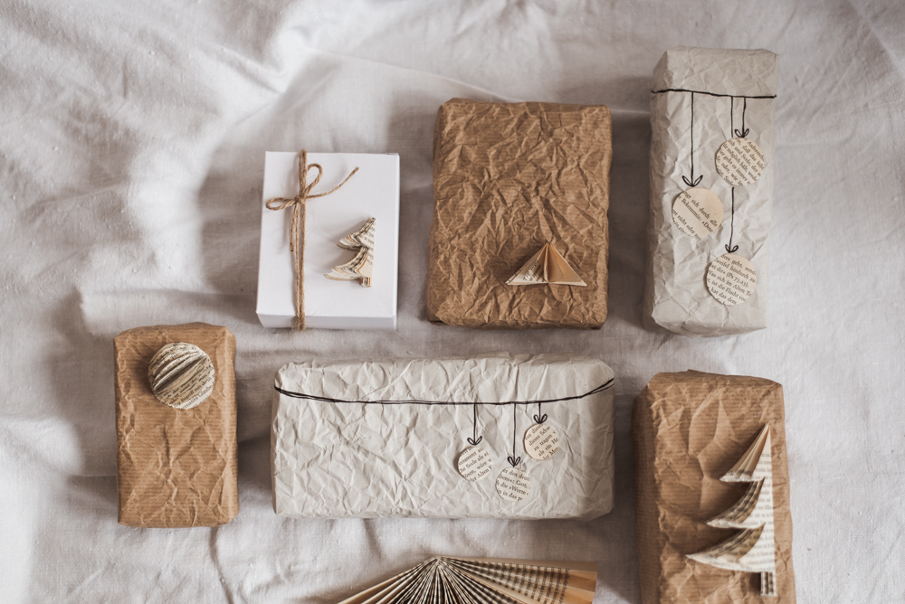 5 nachhaltige Geschenkverpackungen + Geschenkanhänger Freebie habe ich für euch auf meinem Blog beschrieben - alle sind einfach und schnell nachgemacht. #geschenke #weihnachten #diy