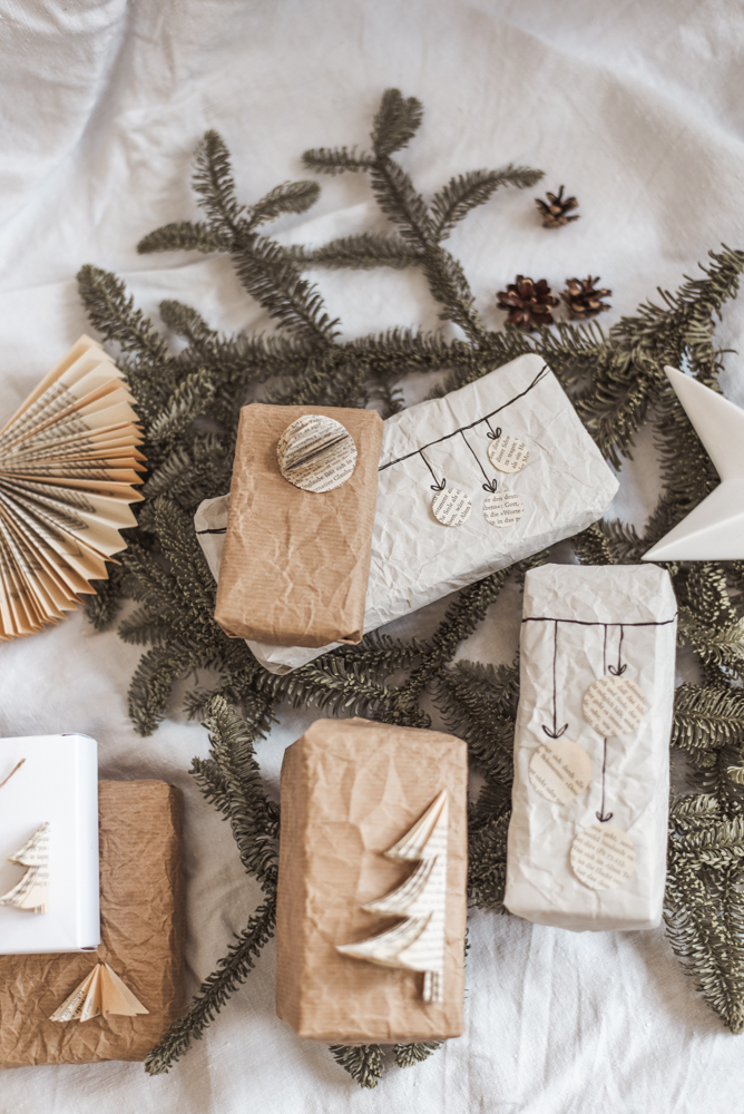 5 nachhaltige Geschenkverpackungen + Geschenkanhänger Freebie habe ich für euch auf meinem Blog beschrieben - alle sind einfach und schnell nachgemacht. #geschenke #weihnachten #diy