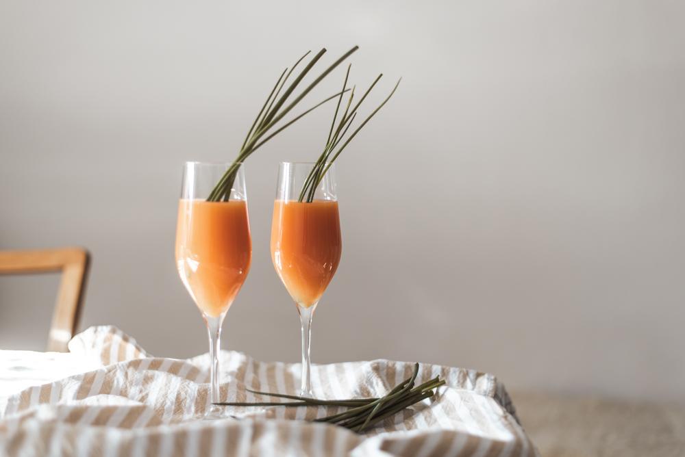Oster-Drink: Spritziger Möhren-Gin-Tonic im Sektglas + Alkoholfreie ...