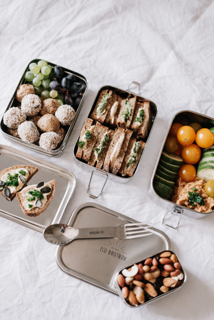 Nachhaltig unterwegs: Vegane Lunch-Box packen + 4 Snack-Rezepte für euch. Nachhaltig, Abfall- & Schadstofffrei Vespern mit der Edelstahlbox