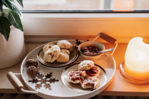 Veganes Rezept: Scones zum Frühstück in den Ferien - schnelles Rezept für leckere vegane Brötchen zum Frühstück
