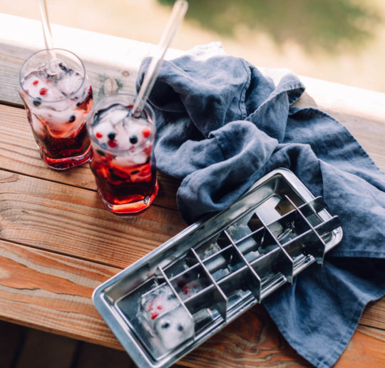 Eiswürfel selber machen: Die 5 coolsten Rezepte mit Beeren, Kräutern, Ingwer ... Erfrischung für den Sommer mit Eiswürfelform aus Edelstahl.