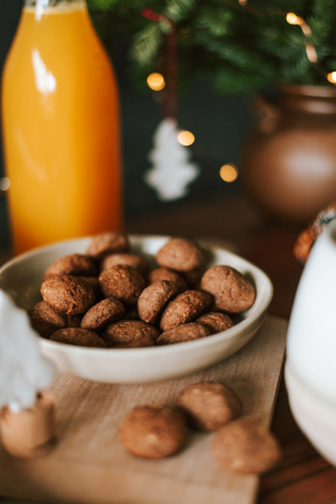 Einfaches, veganes Rezept für leckere Linzerplätzchen zu Weihnachten, dass euch allen mit Links gelingt - einfache Alternative zur Linzertorte