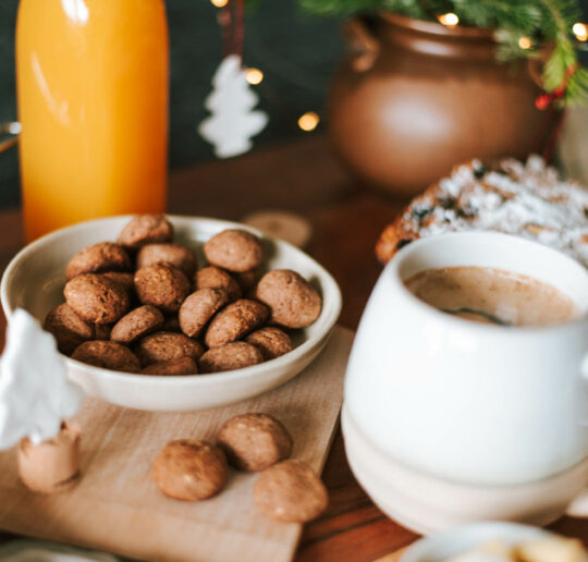 Einfaches, veganes Rezept für leckere Linzerplätzchen zu Weihnachten, dass euch allen mit Links gelingt - einfache Alternative zur Linzertorte