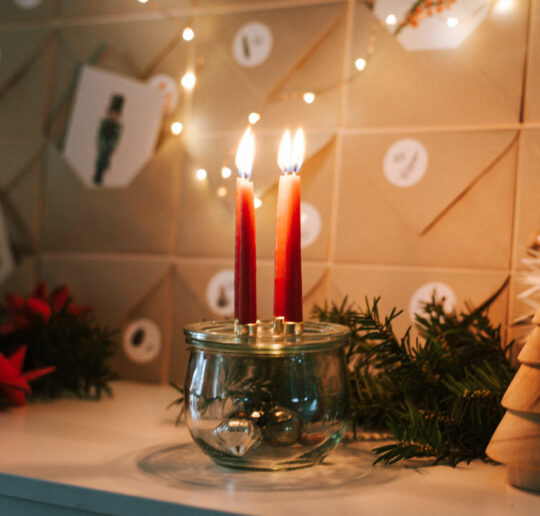 Kleiner Adventskranz selber machen: Upcycling DIY Ideen für kleine Tische, Studenten, Minimalisten aus drei Gegenständen