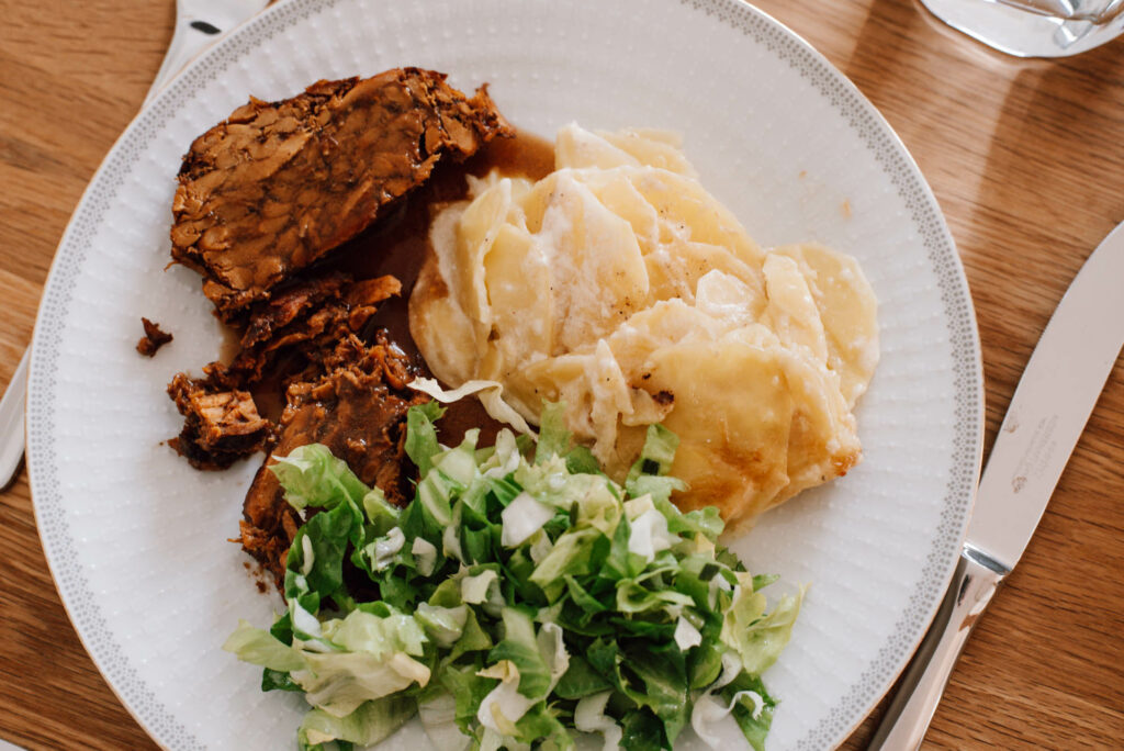 So feiern wir Weihnachten: Unsere Traditionen, Weihnachtsbräuche, besonderes Menü & Eigenheiten, die ihr sicher (noch) nicht habt