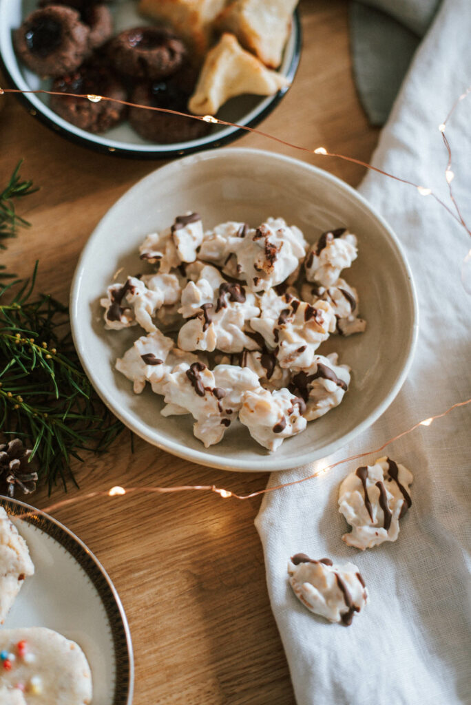 Mandel-Splitter: Weihnachtliches Rezept für leckere Plätzchen mit karamelisierten Mandeln. Einfach, schnell und gelingsicher für Anfänger!
