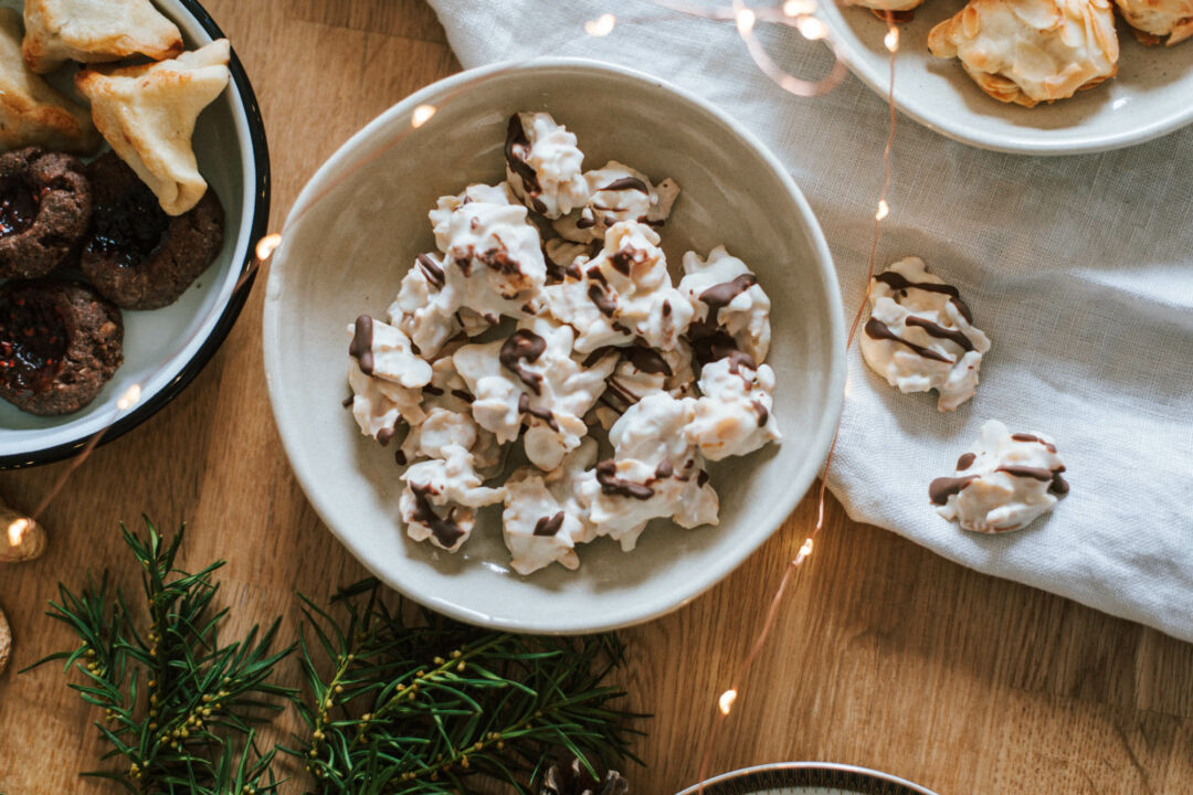 Mandel-Splitter: Weihnachtliches Rezept für leckere Plätzchen mit karamelisierten Mandeln. Einfach, schnell und gelingsicher für Anfänger!
