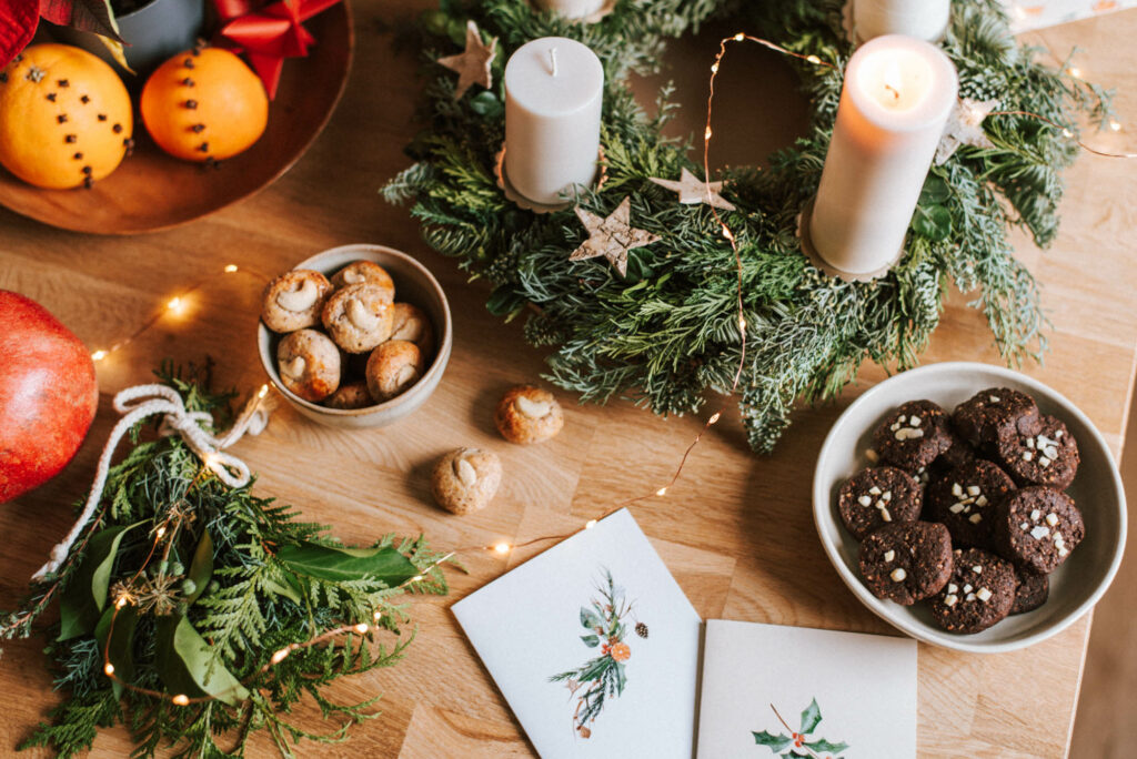Ideen zum Weihnachtskarte schreiben: Die 56 schönsten Texte, Gedichte und Wünsche für deine persönlichen Grüße in der Weihnachtszeit.