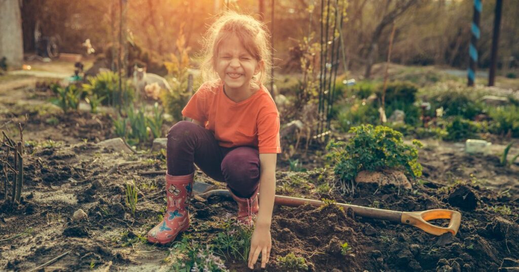 Gemüseanbau mit Kindern leicht gemacht: Entdecke die 10 besten Gemüsesorten, persönliche Erfahrungen und praktische Tipps euren Garten