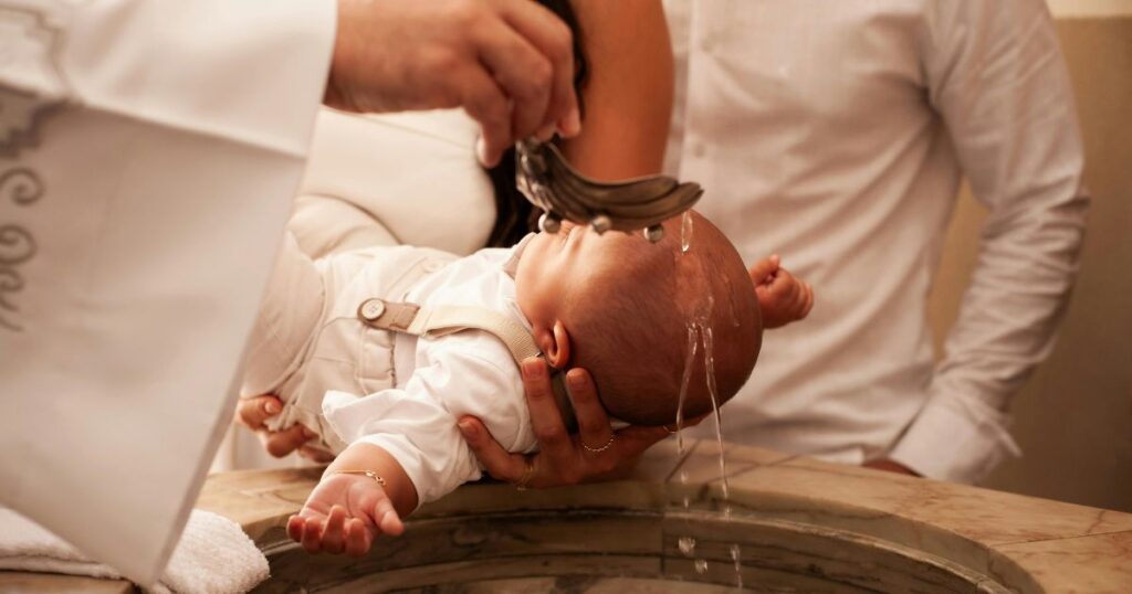 Liebevolle & moderne Glückwünsche zur Taufe: Ideen, Texte, Sprüche und Beispiele für Karten, WhatsApp & Paten. Jetzt Taufwünsche entdecken.