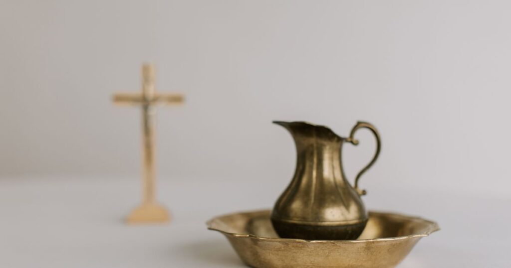 Liebevolle & moderne Glückwünsche zur Taufe: Ideen, Texte, Sprüche und Beispiele für Karten, WhatsApp & Paten. Jetzt Taufwünsche entdecken.