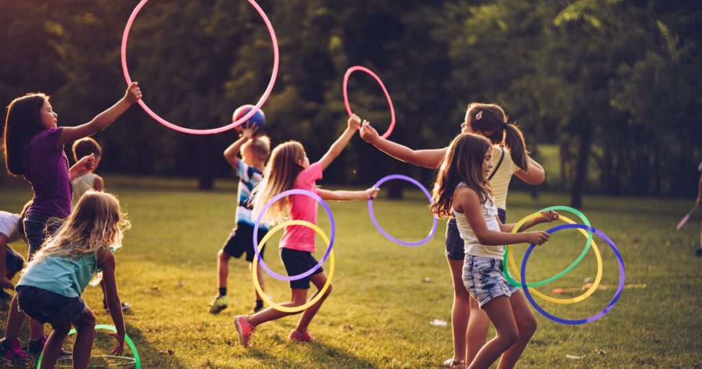 Sommerliche Spiel‑ und Bastelideen für Kleinkinder – kreativ, schnell vorbereitet und perfekt für heiße Tage.