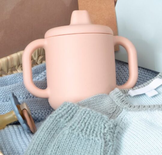 Moderne Geschenkideen zur Taufe: personalisiert, nachhaltig und liebevoll. Entdecke die schönsten Taufgeschenke für Mädchen und Jungen.