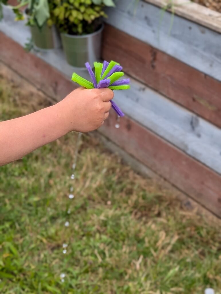 DIY Wasserbomben: Die nachhaltige Wasserbomben‑Upcycling Idee für deinen Sommer. Schnell gemacht, plastikfrei, günstig und ideal für Kids