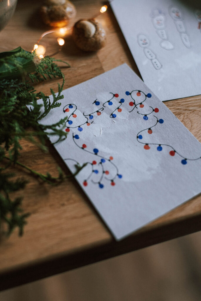 Weihnachtskarten selber machen: Entdecke 12 kreative Bastelideen für Kinder. Einfache DIY-Weihnachtskarten für eine kreative und gemütliche Adventszeit.