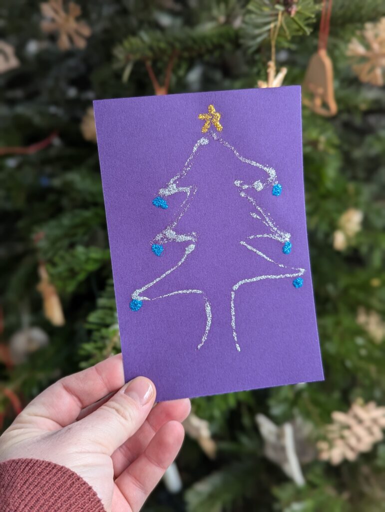 Weihnachtskarten selber machen: Entdecke 12 kreative Bastelideen für Kinder. Einfache DIY-Weihnachtskarten für eine kreative und gemütliche Adventszeit.