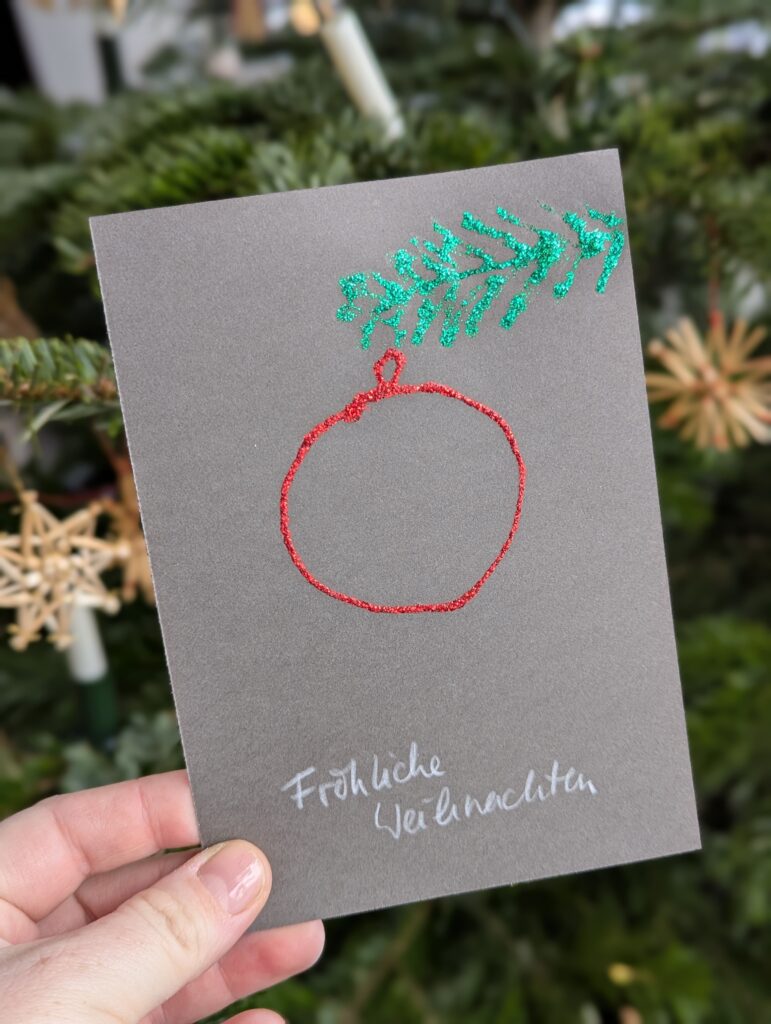 Weihnachtskarten selber machen: Entdecke 12 kreative Bastelideen für Kinder. Einfache DIY-Weihnachtskarten für eine kreative und gemütliche Adventszeit.