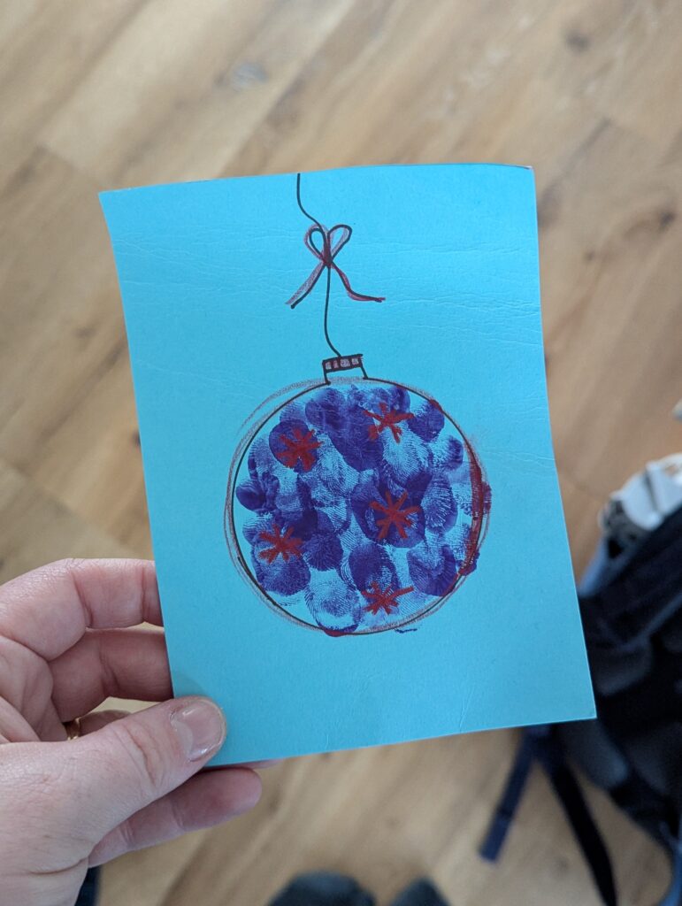 Weihnachtskarten selber machen: Entdecke 12 kreative Bastelideen für Kinder. Einfache DIY-Weihnachtskarten für eine kreative und gemütliche Adventszeit.